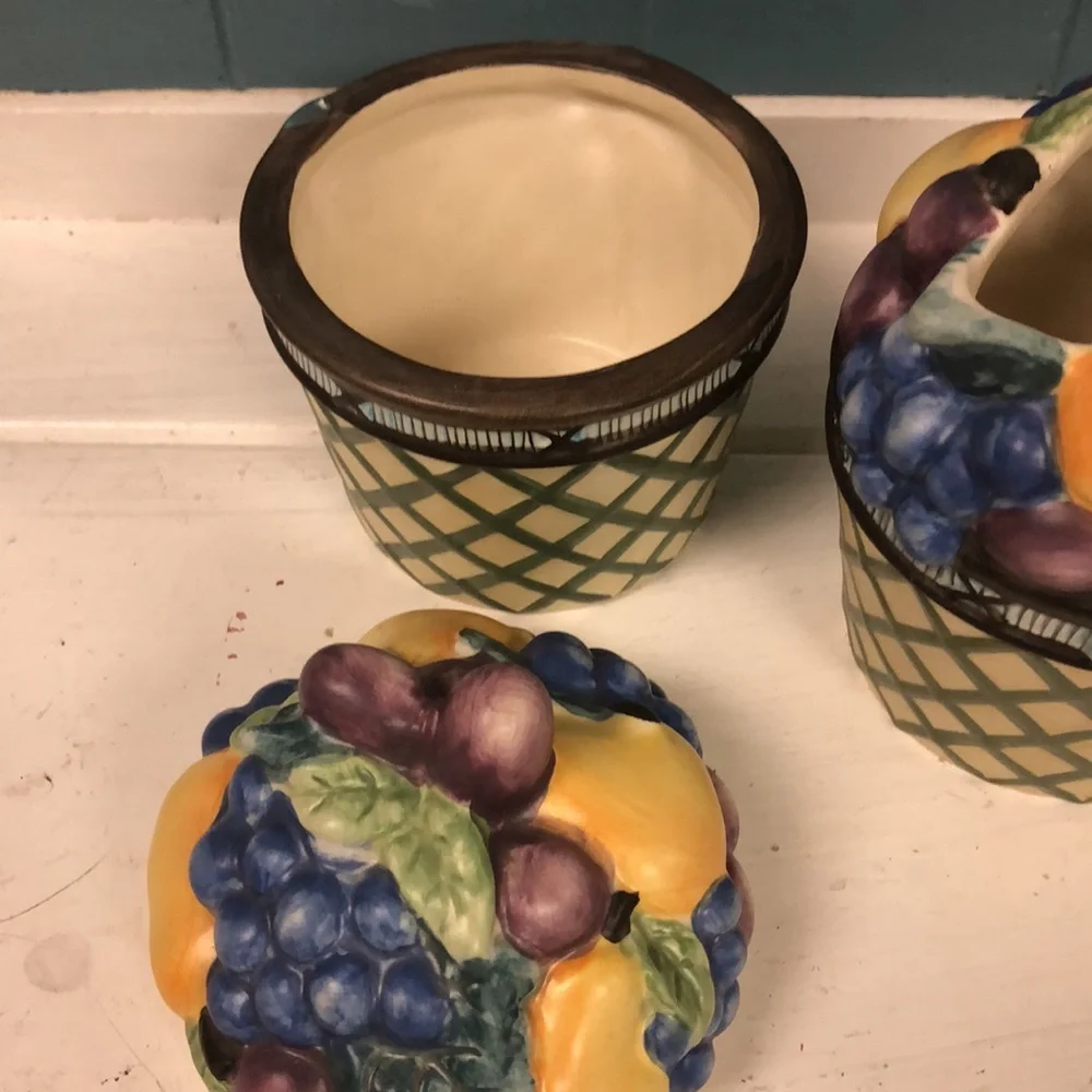 Mikasa Sugar Bowl and Creamer Serving Set of 2 Fruit Motif KT429 Garden‎ Harvest